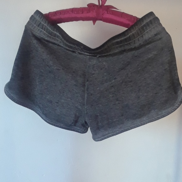 Shorts - Picture 2 of 6